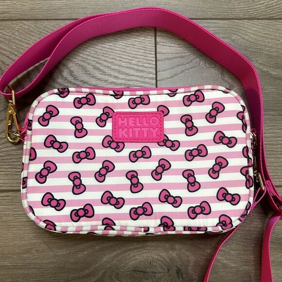Hello Kitty Pink Bow Crossbody Cosmetic Vinyl Travel Bag - Picture 2 of 13